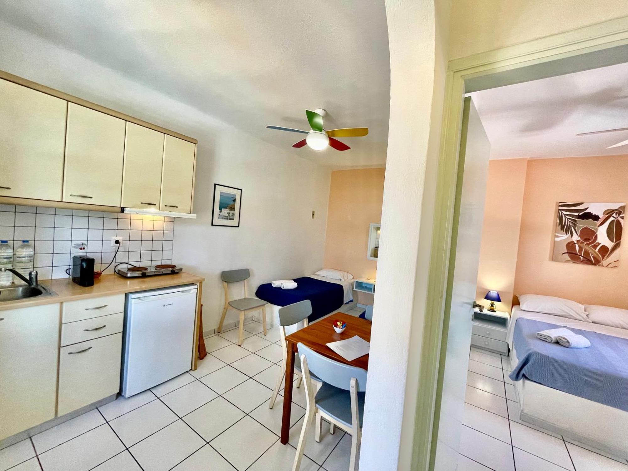 Asterias Mini Coastal Apartments Perivólosz Kültér fotó
