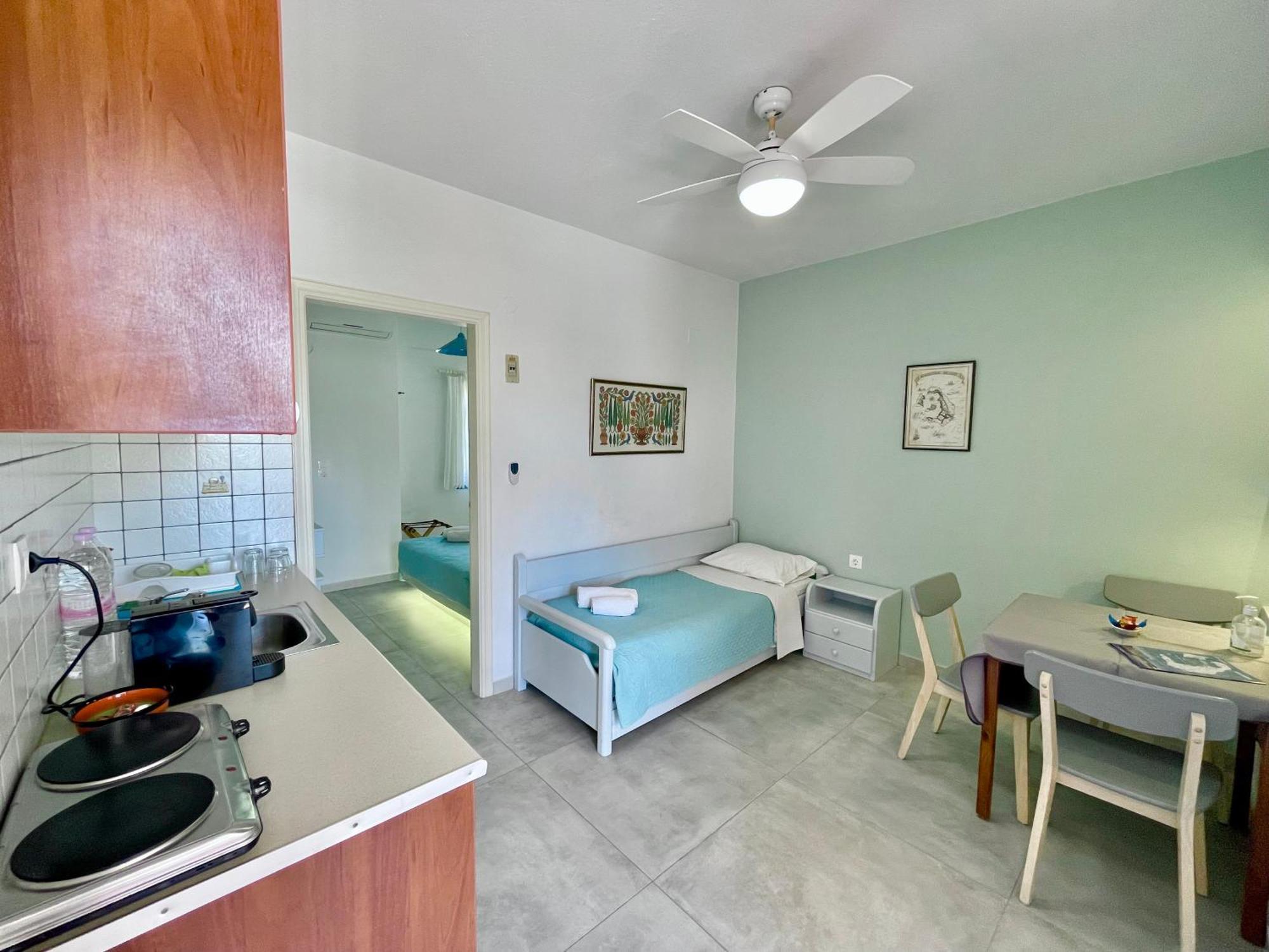 Asterias Mini Coastal Apartments Perivólosz Kültér fotó